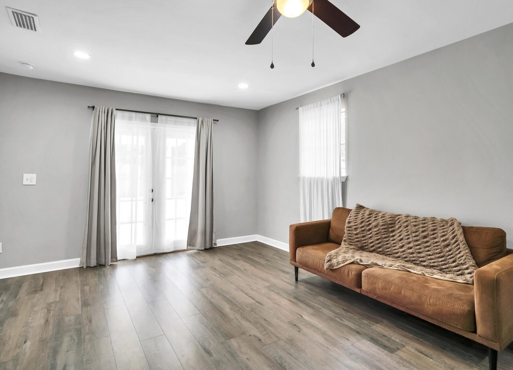 OAK TREE PARK - Residential