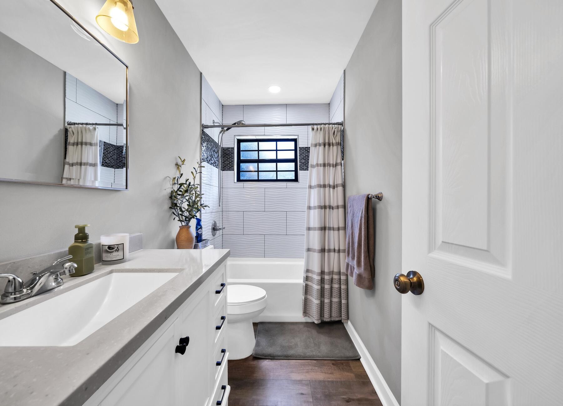 OAK TREE PARK - Residential