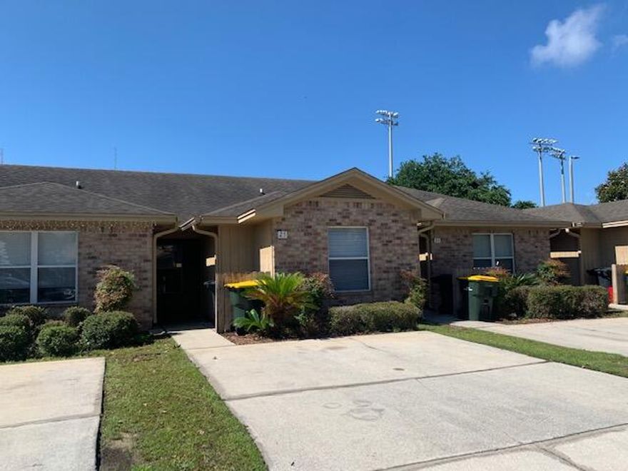 Adorable townhome in the heart of Fort Walton Beach. Split bedroom plan and open floor flan for living, dining and kitchen areas. Open back patio and lawn service included. All Coastal Realty Services residents are enrolled in the Resident Benefits Package (RBP) which includes renters insurance, HVAC air filter delivery (for applicable properties) and our best-in-class resident rewards program, and much more! More details upon application.