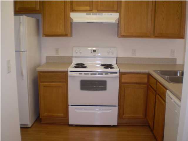 BAYWOOD T/H - Residential Lease