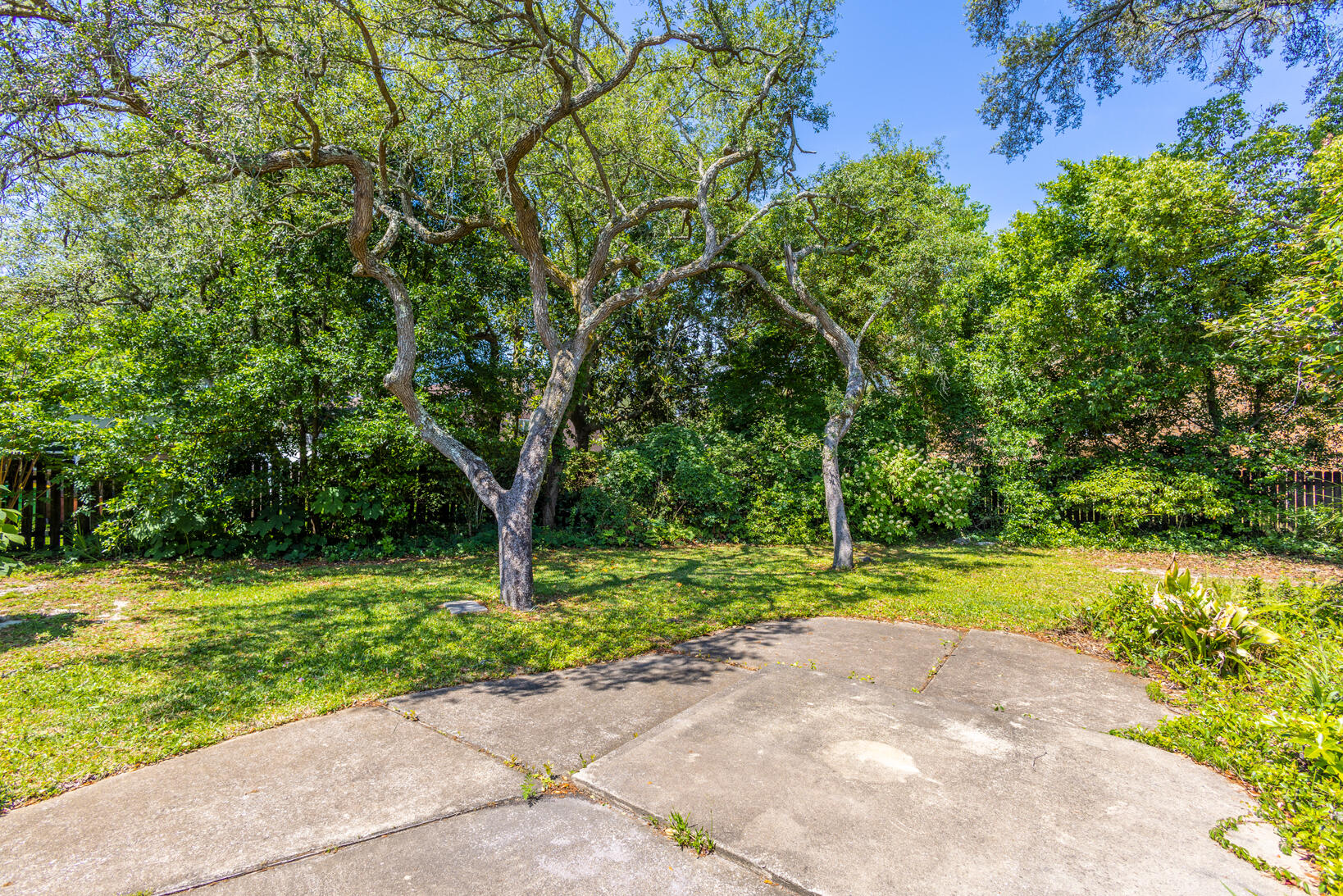 COLONIAL HEIGHTS - Residential Lease