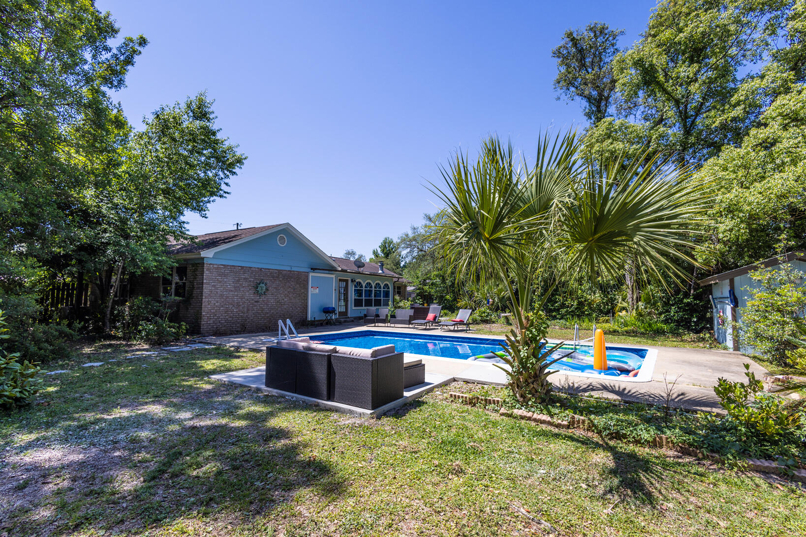 COLONIAL HEIGHTS - Residential Lease