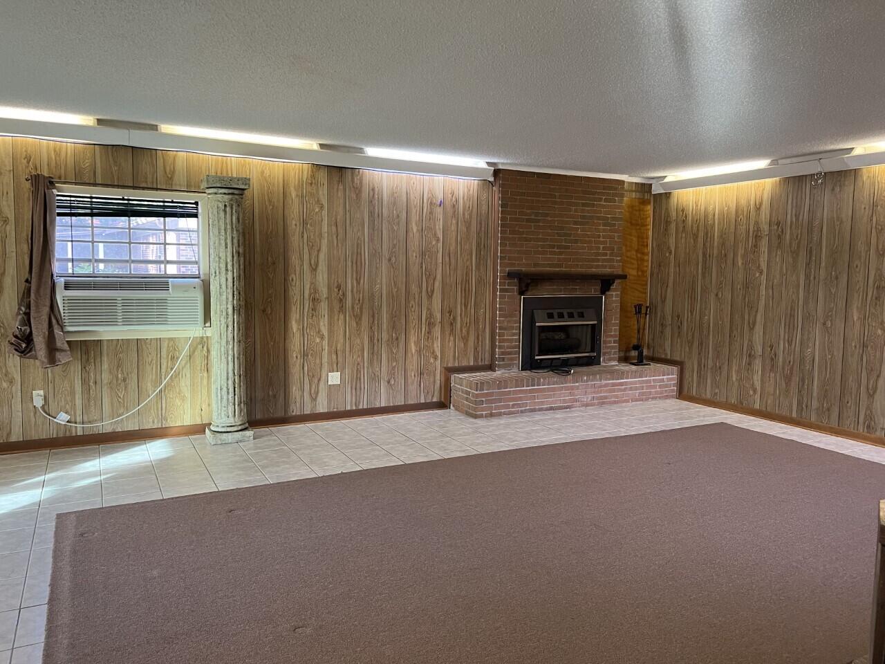 LONGWOOD S/D 1ST ADDN - Residential