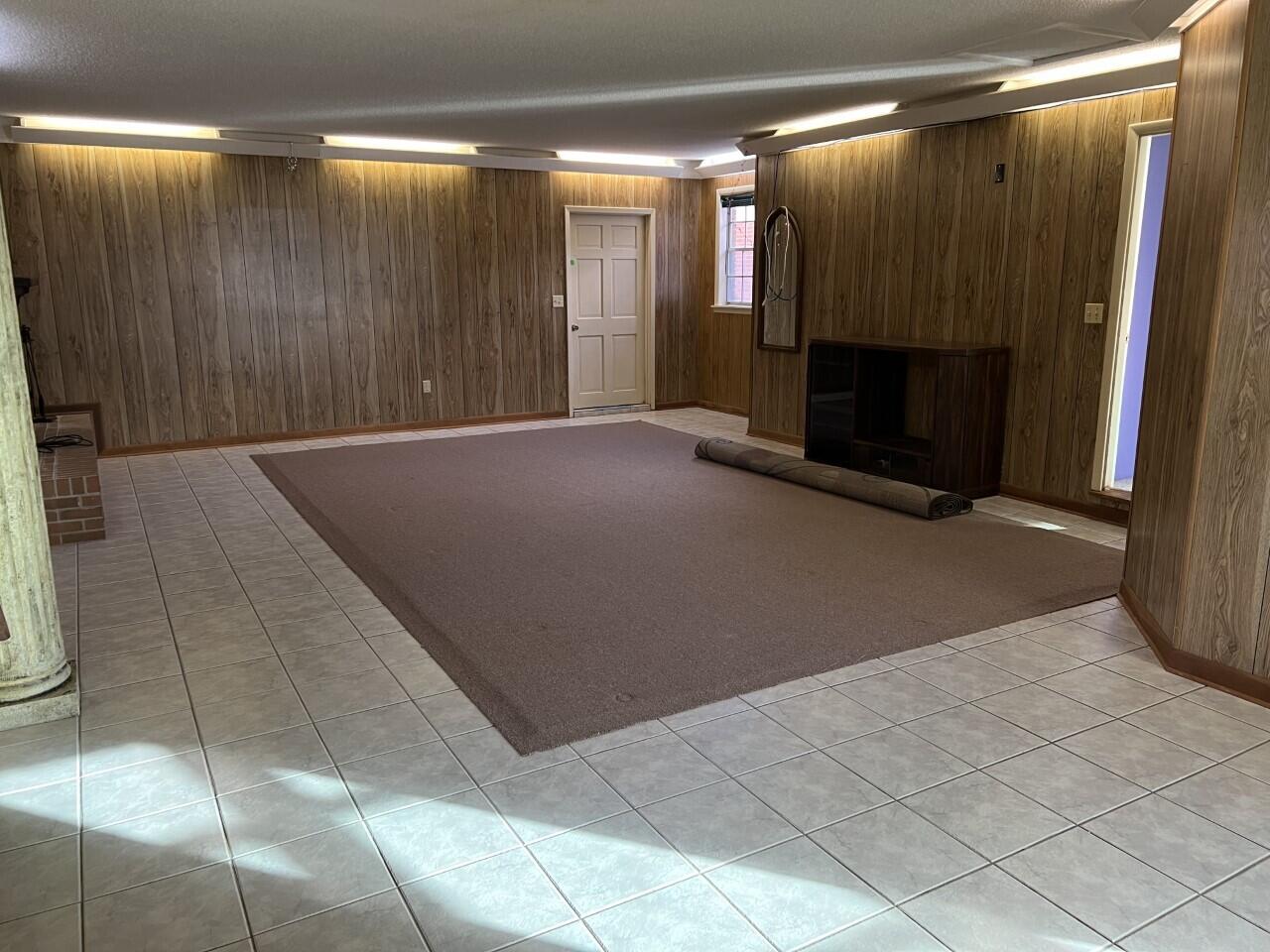 LONGWOOD S/D 1ST ADDN - Residential