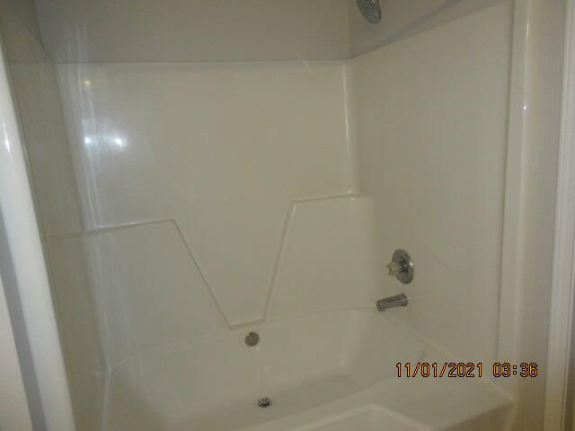 EMERALD VILLAGE S/D - Residential Lease