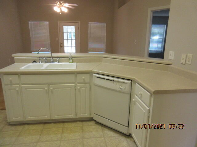 EMERALD VILLAGE S/D - Residential Lease