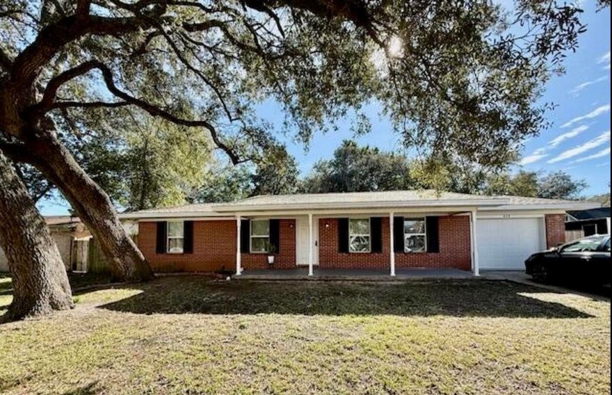 Completely remodeled home, centrally located in Fort Walton Beach, with 1539 sq ft, 3 bedrooms and 2 baths! The roof was replaced in 2016! First notice the home sits on a nice corner lot and has ample room for trailer, boat parking, or multiple vehicles. The home is brick veneer, vinyl overhang and has double pane windows (2016) and shutters! Enter the home and notice the wood flooring with 6 inch base molding! Also, the home has carpet and 18 inch tile! The kitchen has a French Door Refrigerator, stainless and black appliances to include dishwasher, built in microwave, and stove/oven. There are granite counter tops and custom cabinetry. The kitchen cabinets are expresso color and shaker style!