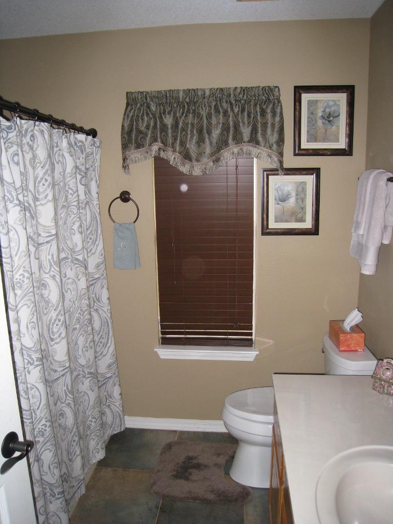 MELISSA OAKS - Residential