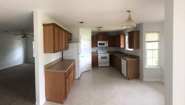 TRIPLE LAKES ESTATES - Residential Lease