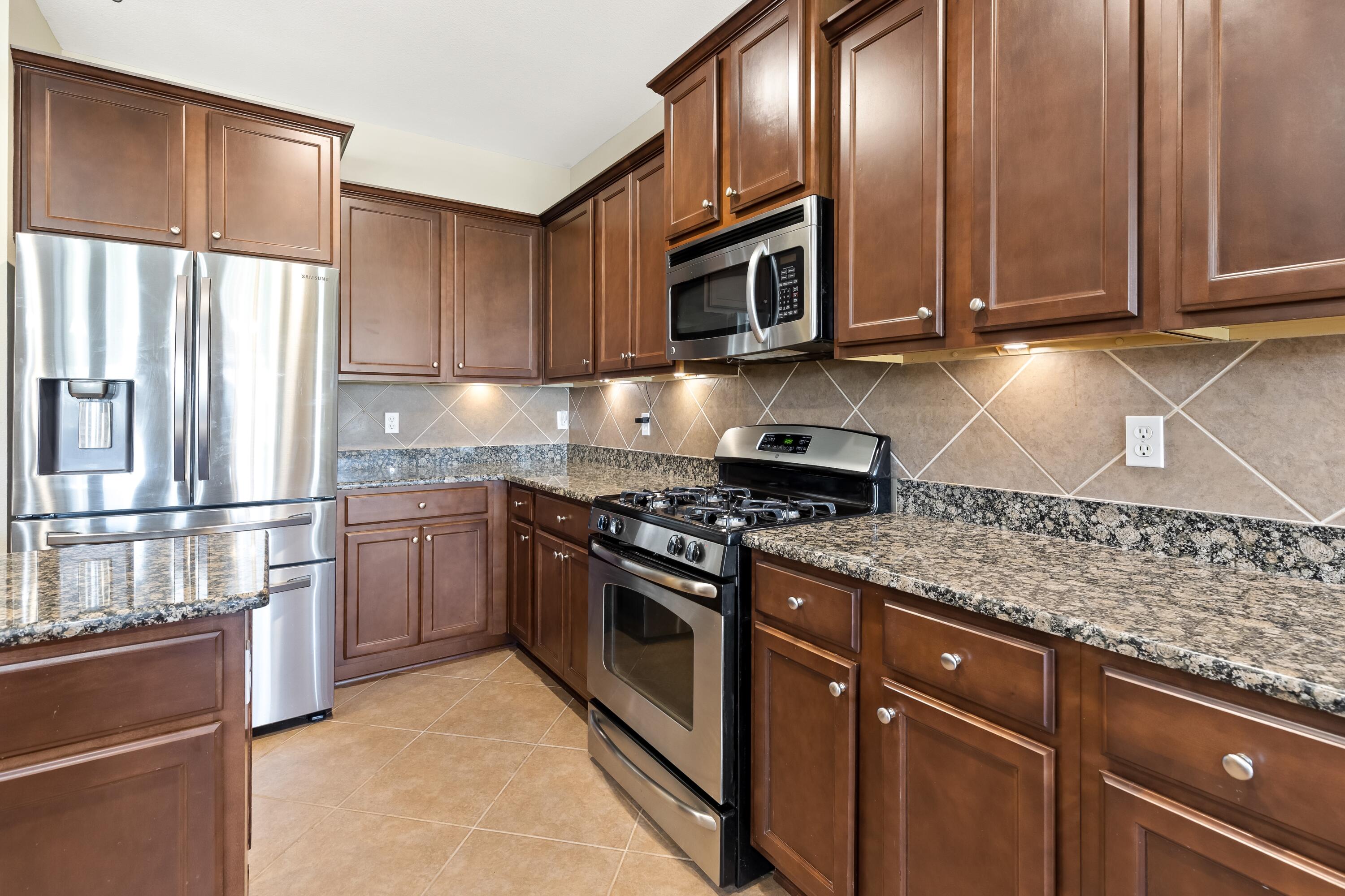 HAMMOCK BAY - SYMPHONY - Residential Lease