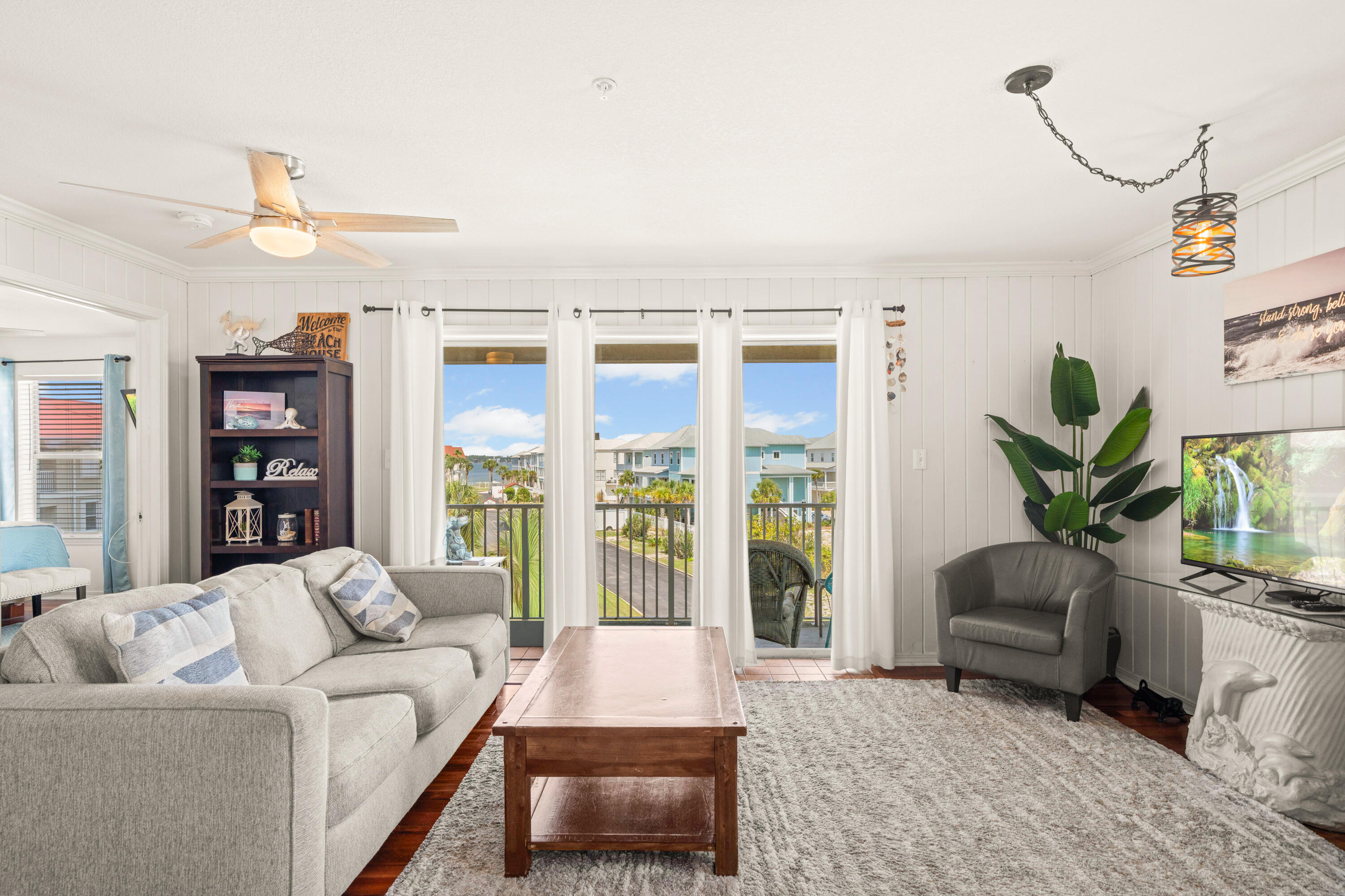 SUNSET HARBOUR VILLAS CONDOMINIUM - Residential