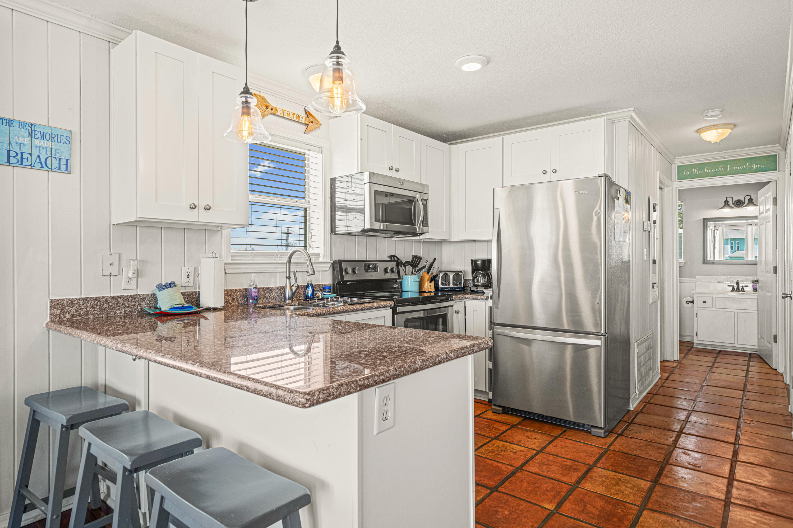 SUNSET HARBOUR VILLAS CONDOMINIUM - Residential