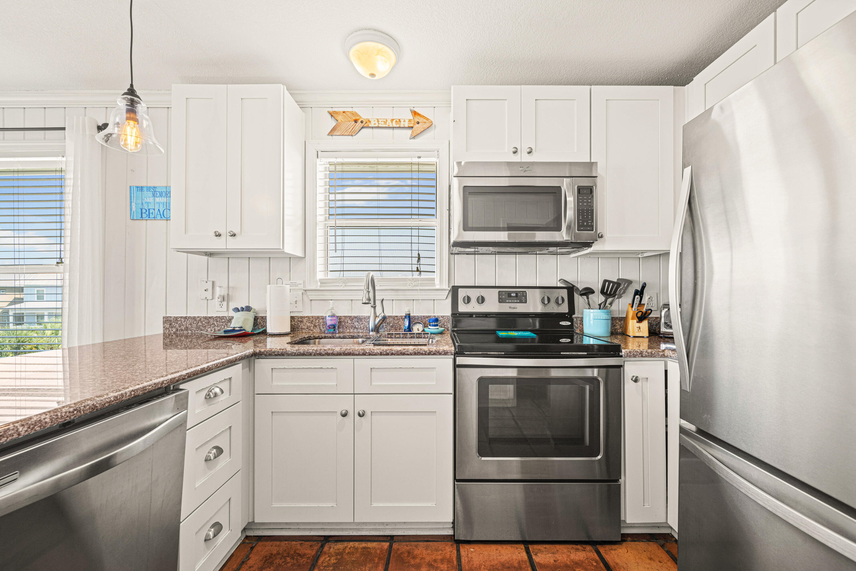 SUNSET HARBOUR VILLAS CONDOMINIUM - Residential