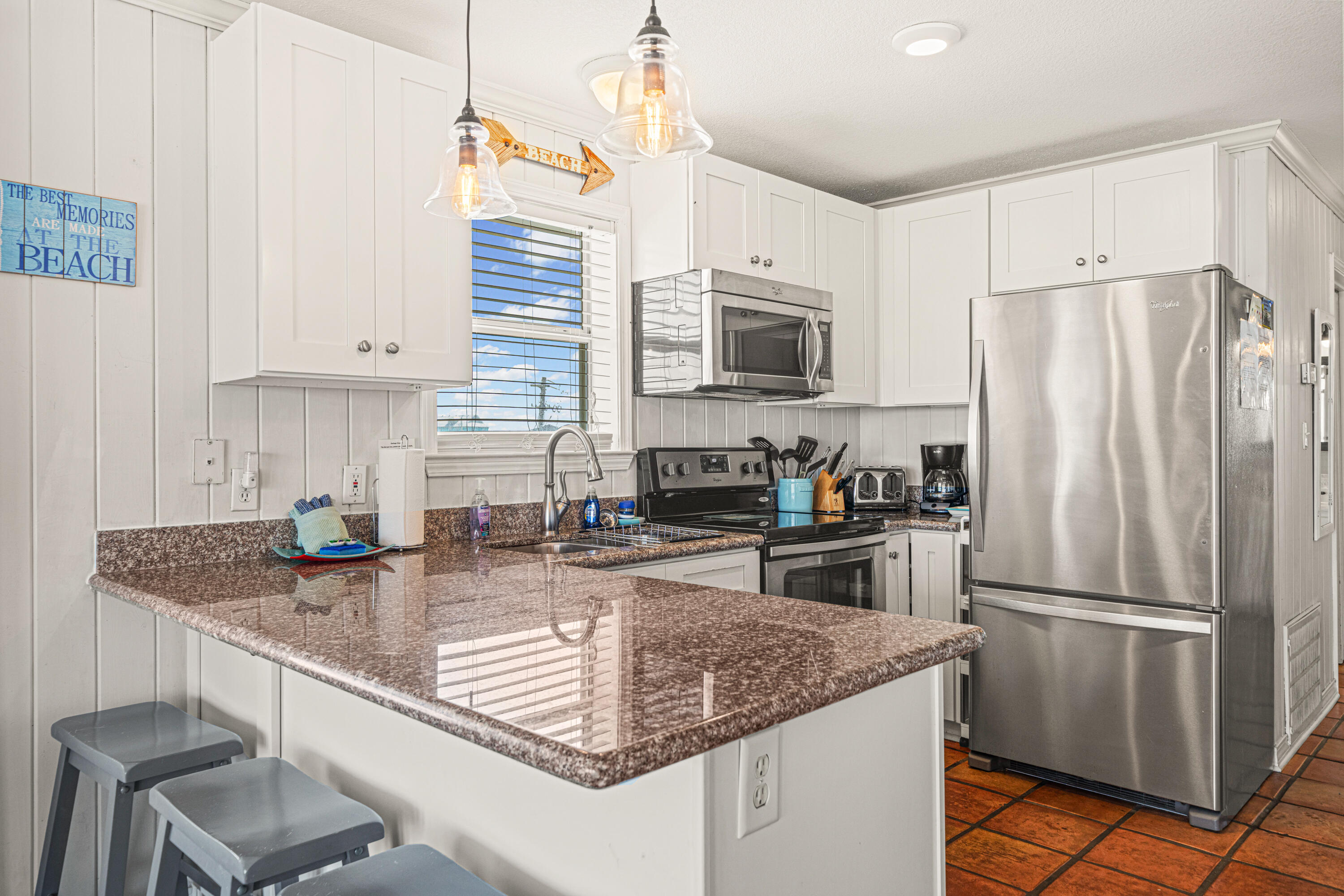 SUNSET HARBOUR VILLAS CONDOMINIUM - Residential