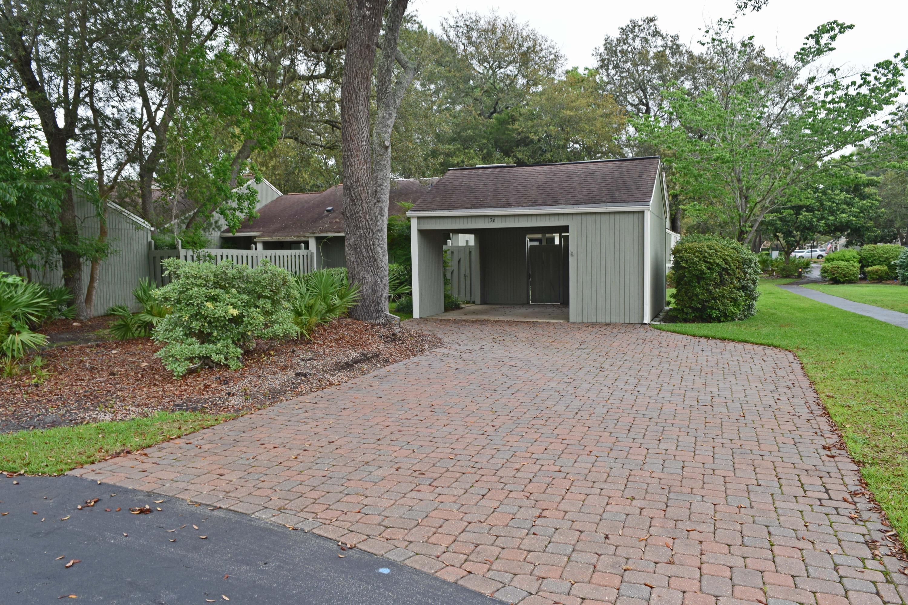 ROYAL OAK VILLAGE - Residential