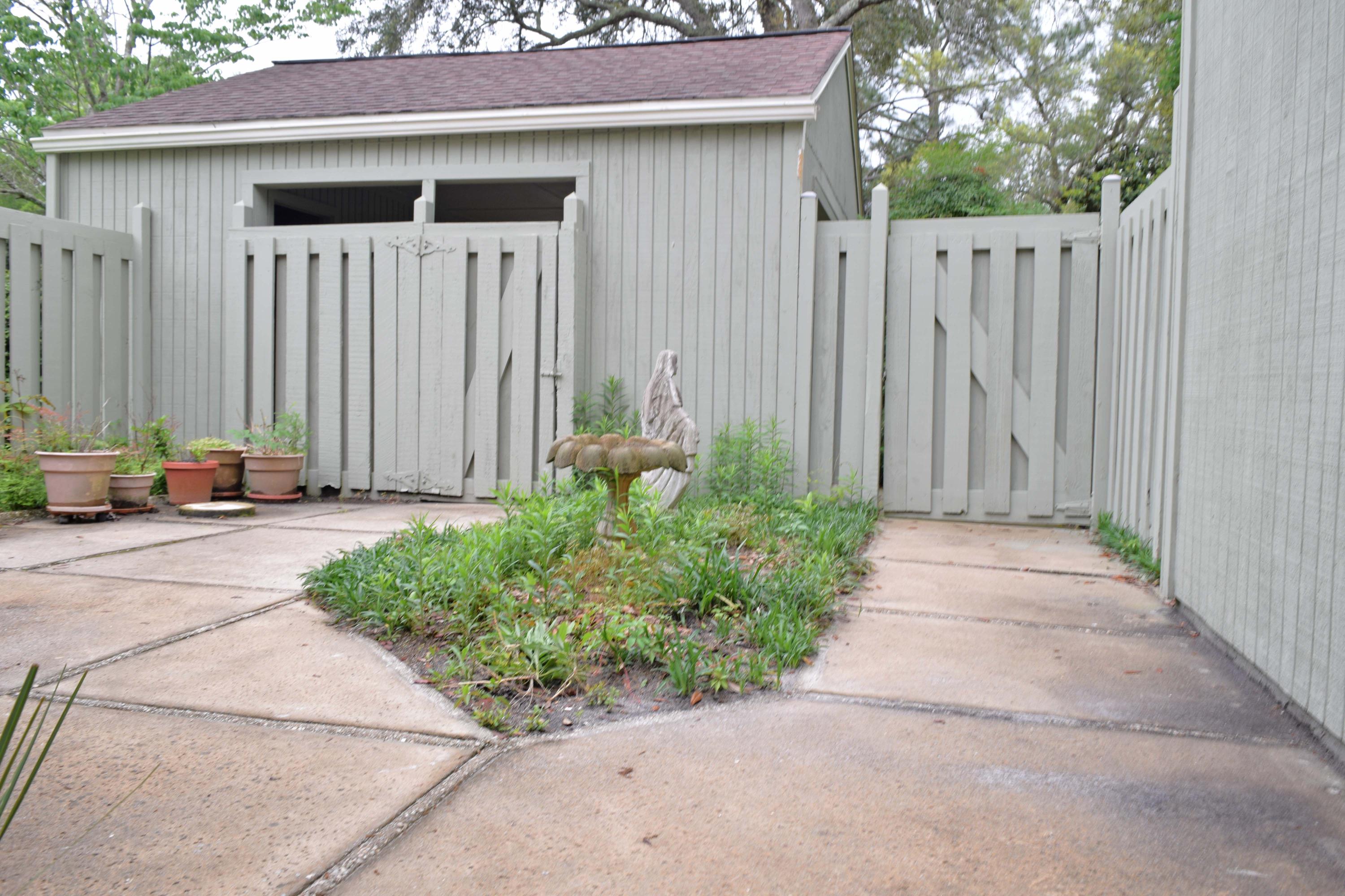 ROYAL OAK VILLAGE - Residential