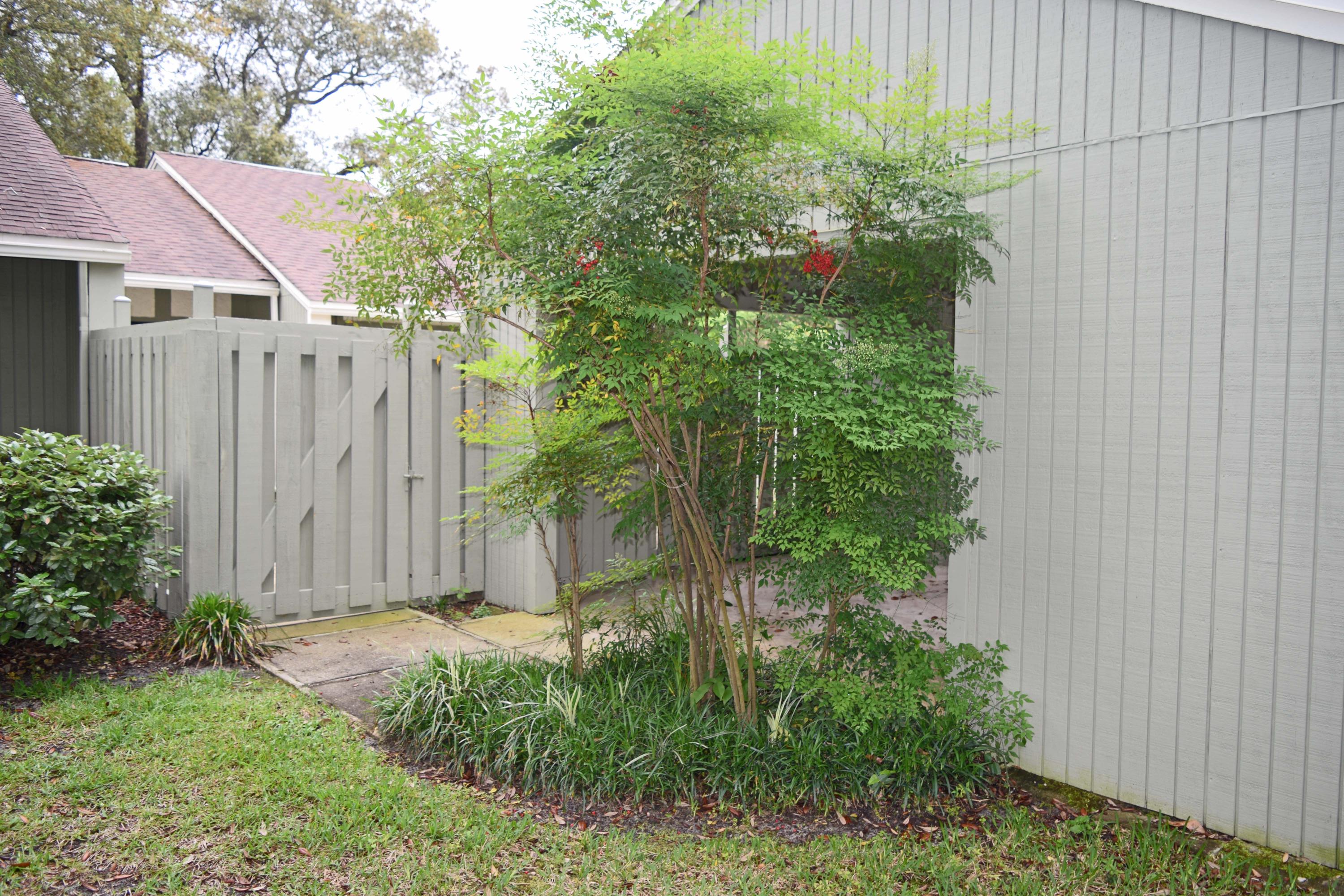 ROYAL OAK VILLAGE - Residential