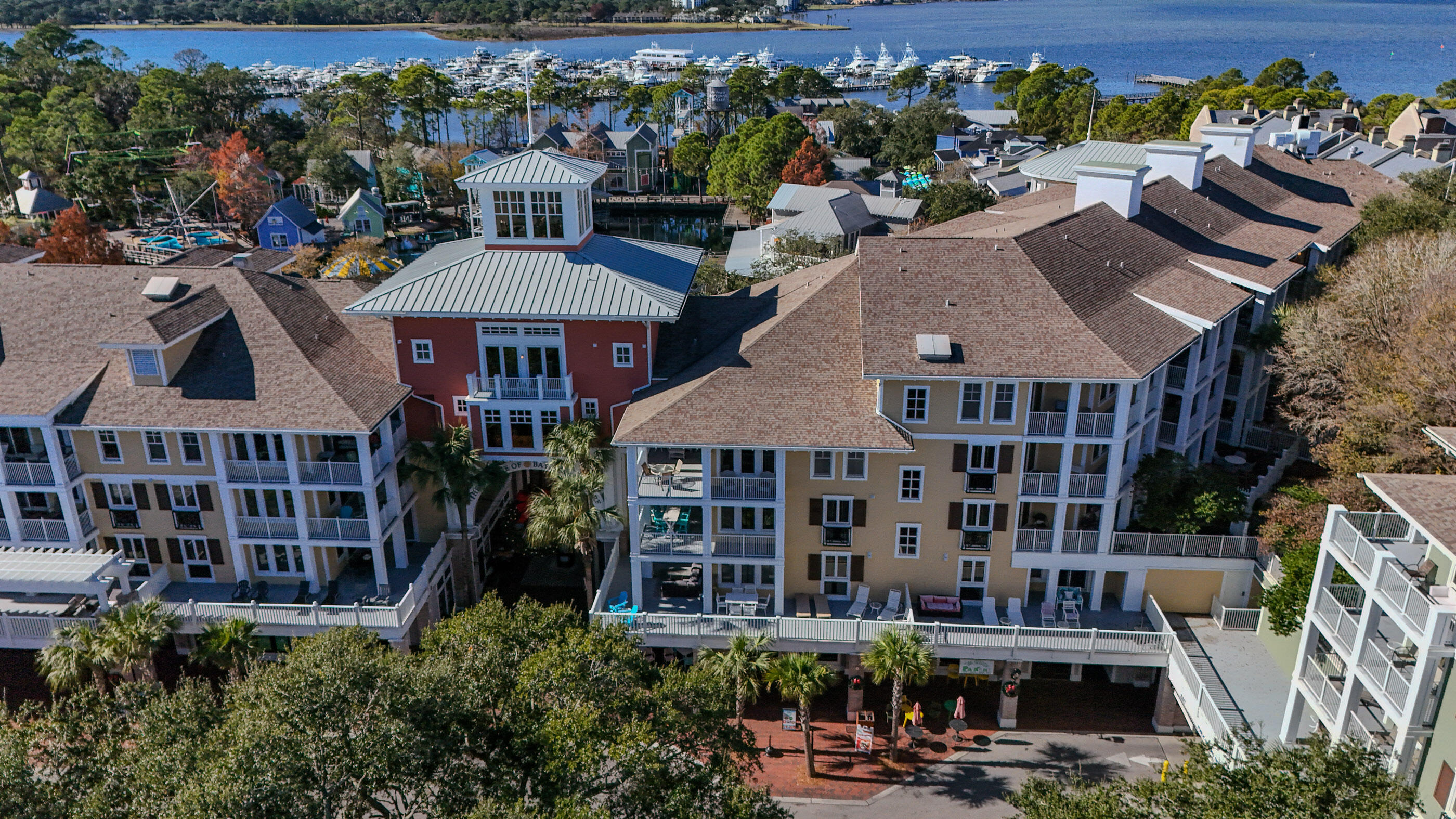 PILOT HOUSE - Residential