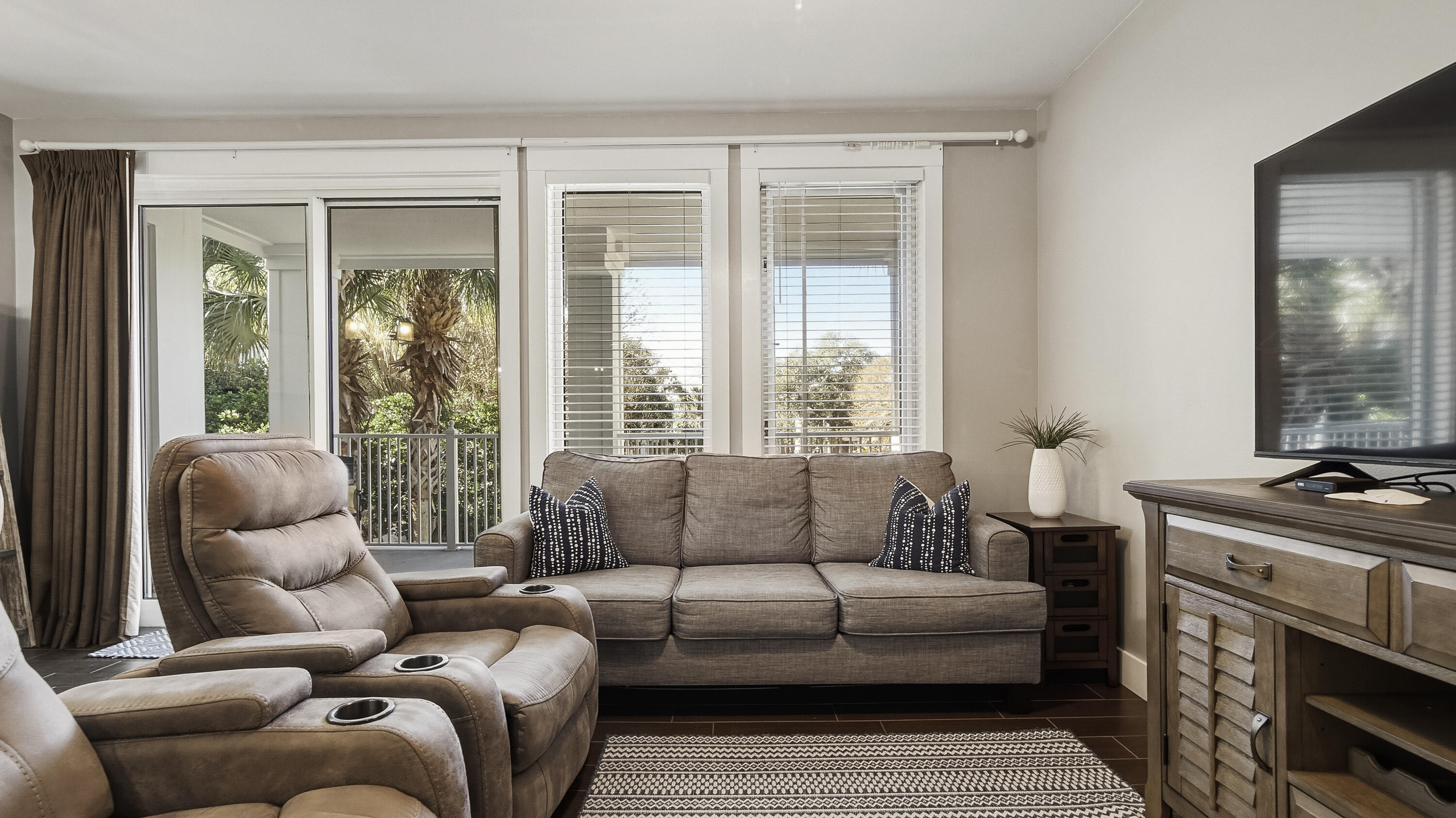 PILOT HOUSE - Residential