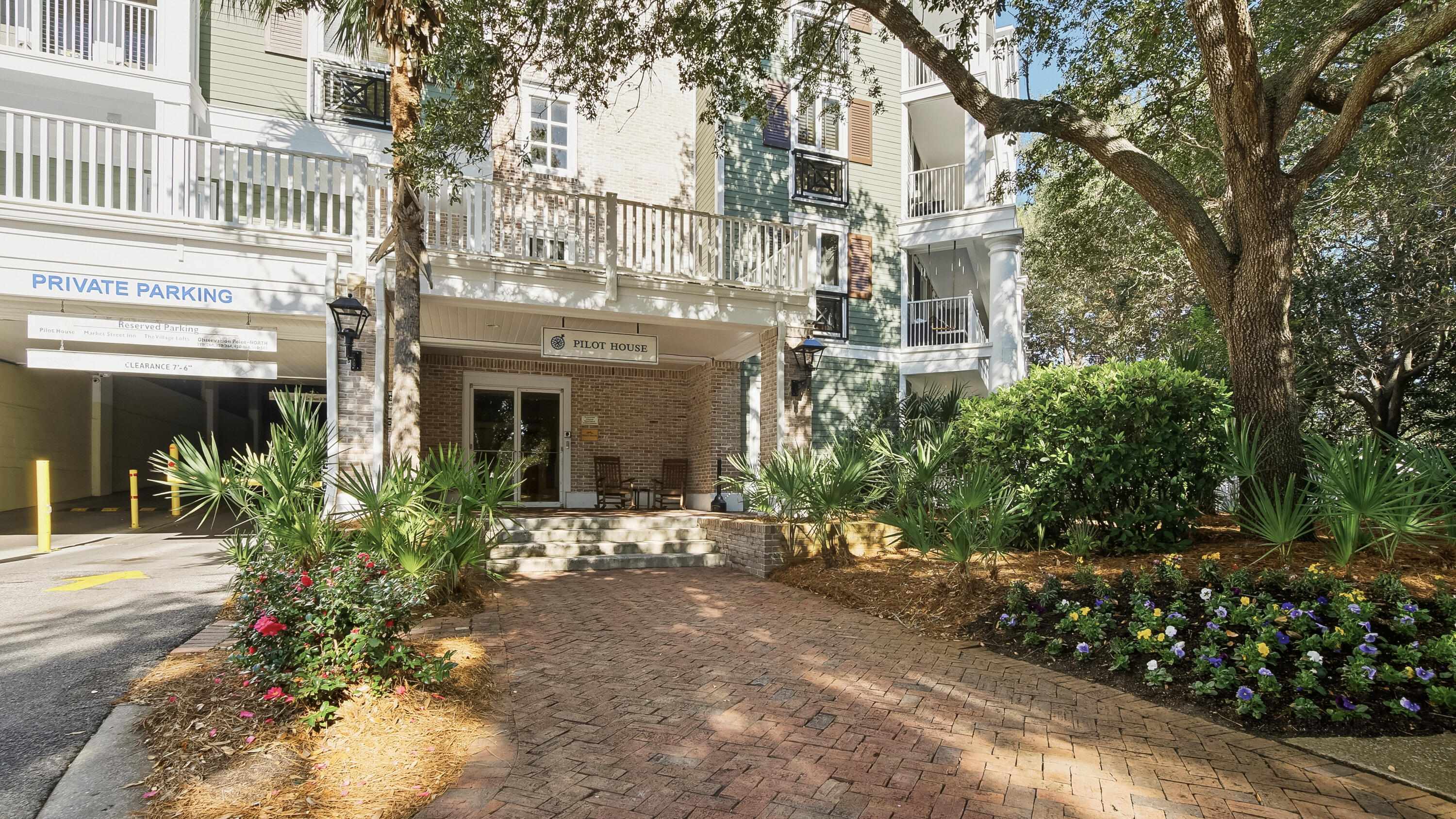 PILOT HOUSE - Residential