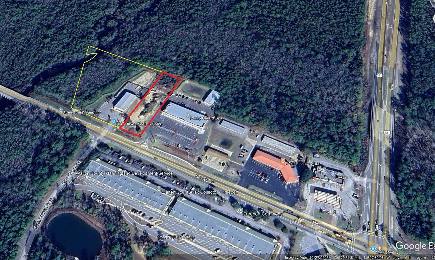 Main image without alt text