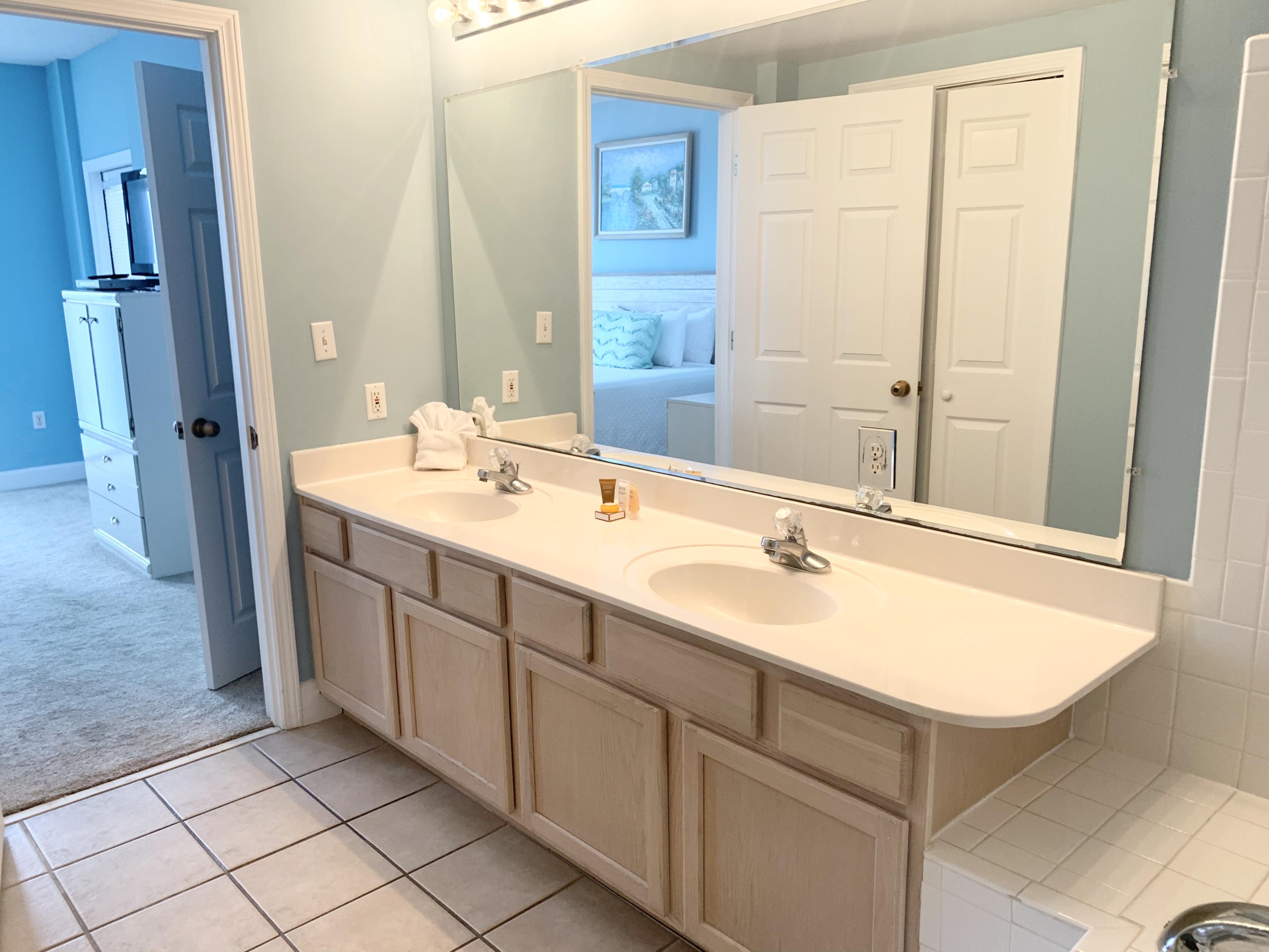 JADE EAST TOWERS CONDO - Residential