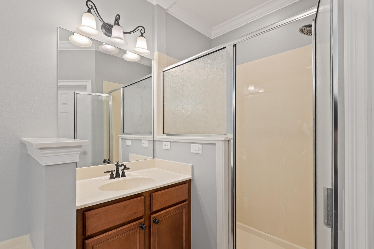 WALTON OAKS - Residential