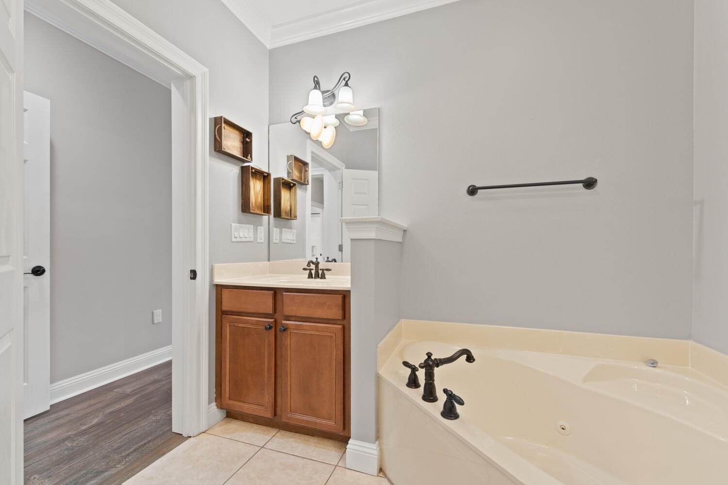 WALTON OAKS - Residential