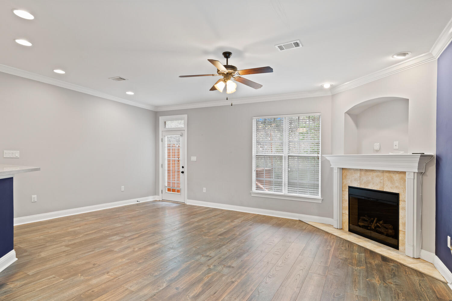 WALTON OAKS - Residential