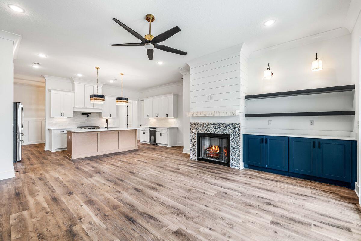 EMERALD BAY PH 1-B - Residential