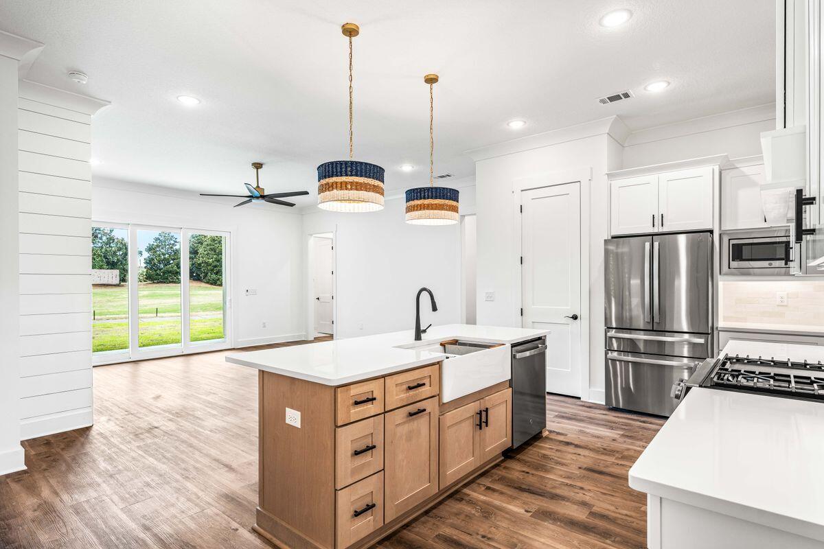 EMERALD BAY PH 1-B - Residential