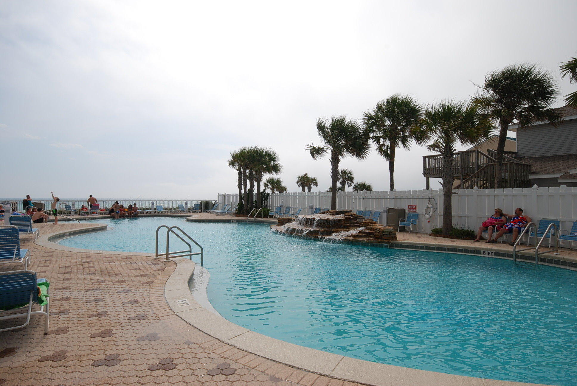 MAJESTIC BEACH TOWERS I - Residential