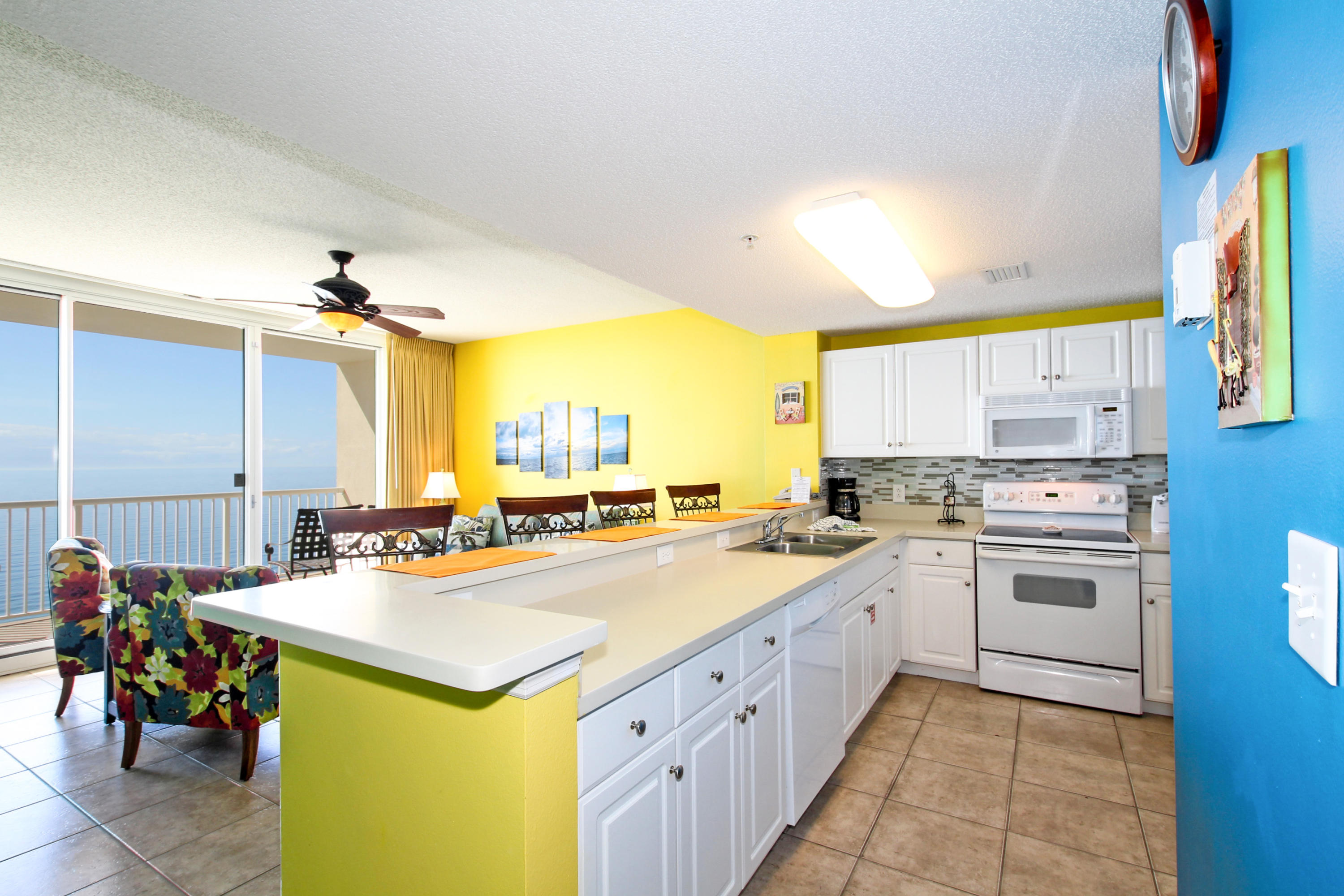 MAJESTIC BEACH TOWERS I - Residential