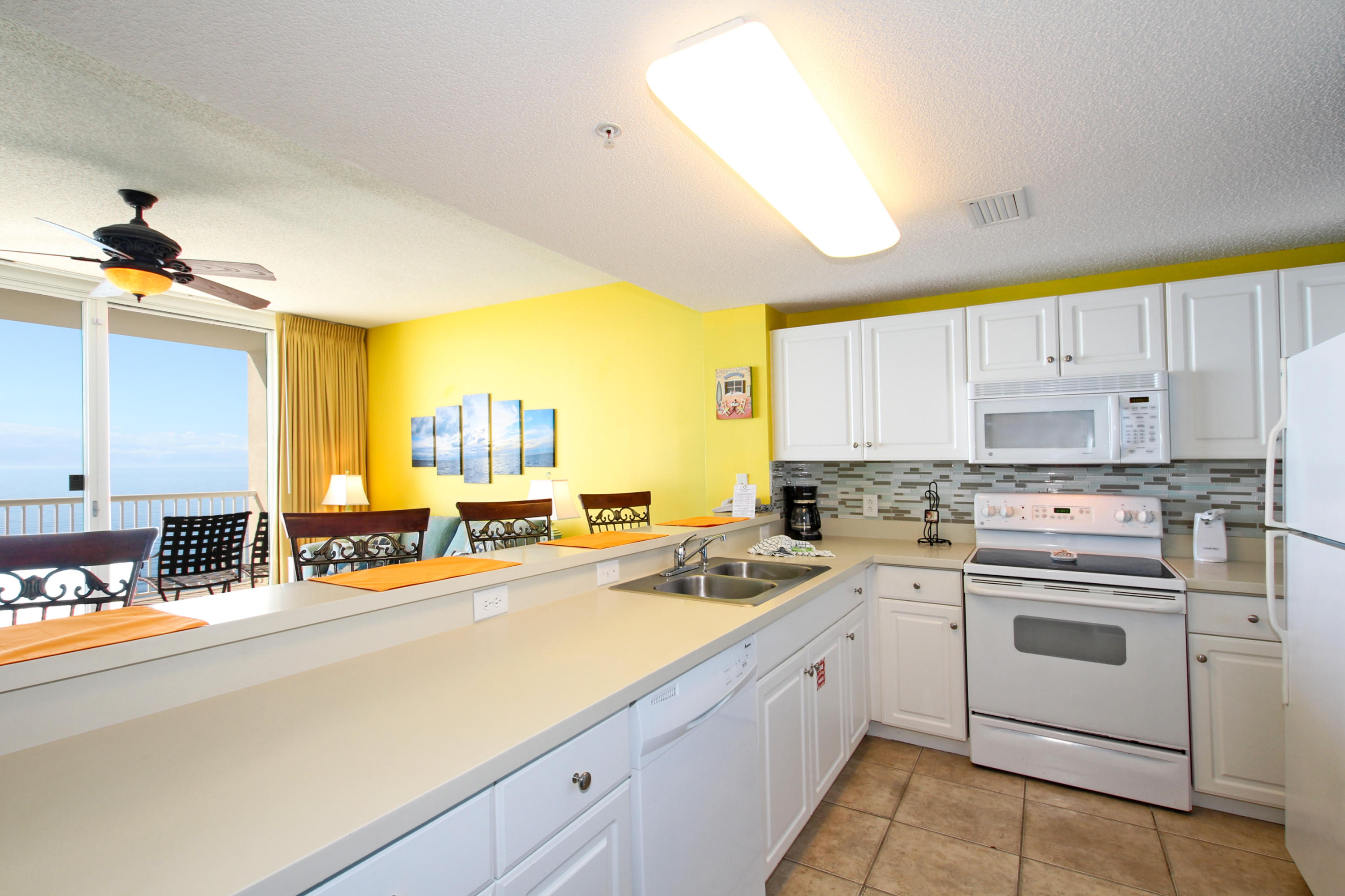 MAJESTIC BEACH TOWERS I - Residential