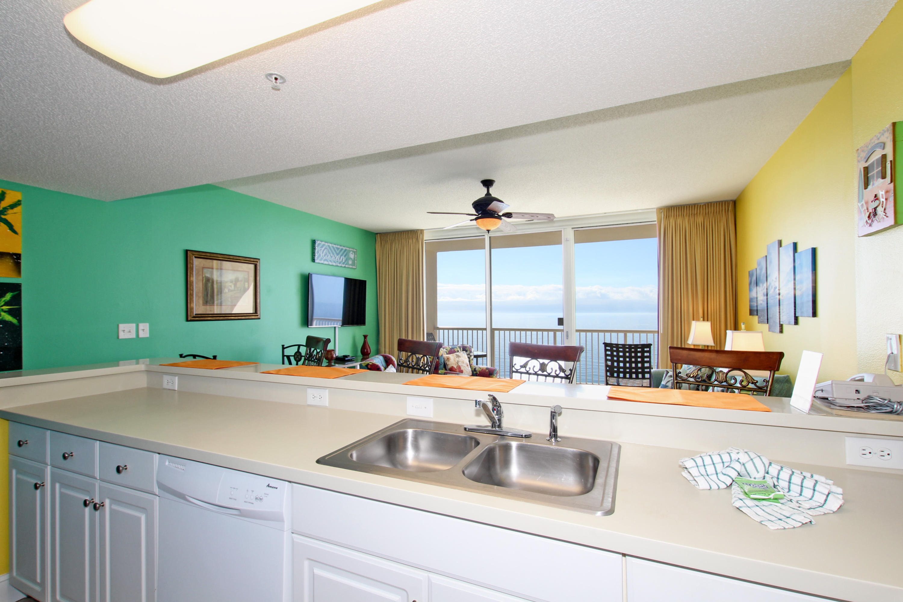 MAJESTIC BEACH TOWERS I - Residential