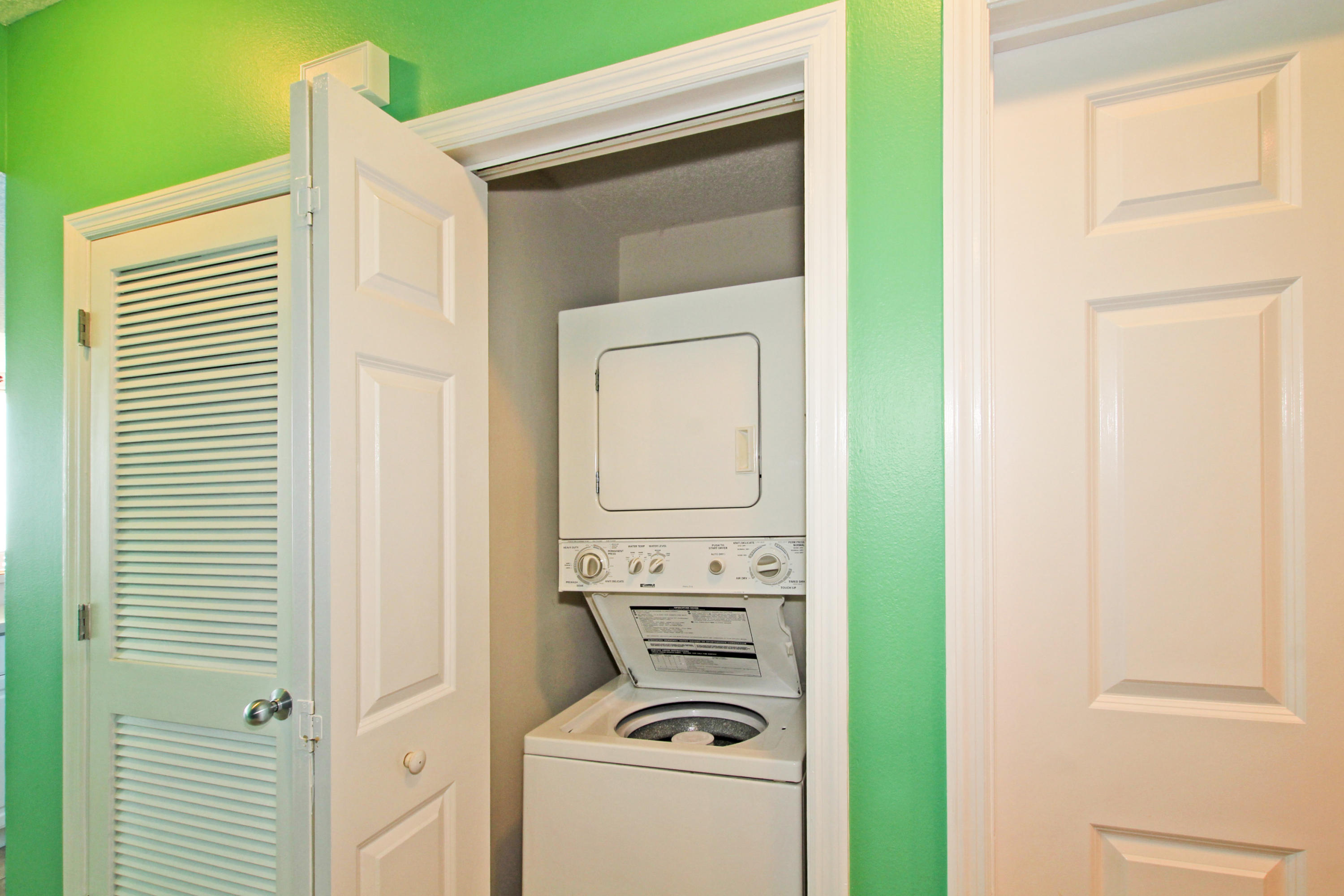 MAJESTIC BEACH TOWERS I - Residential