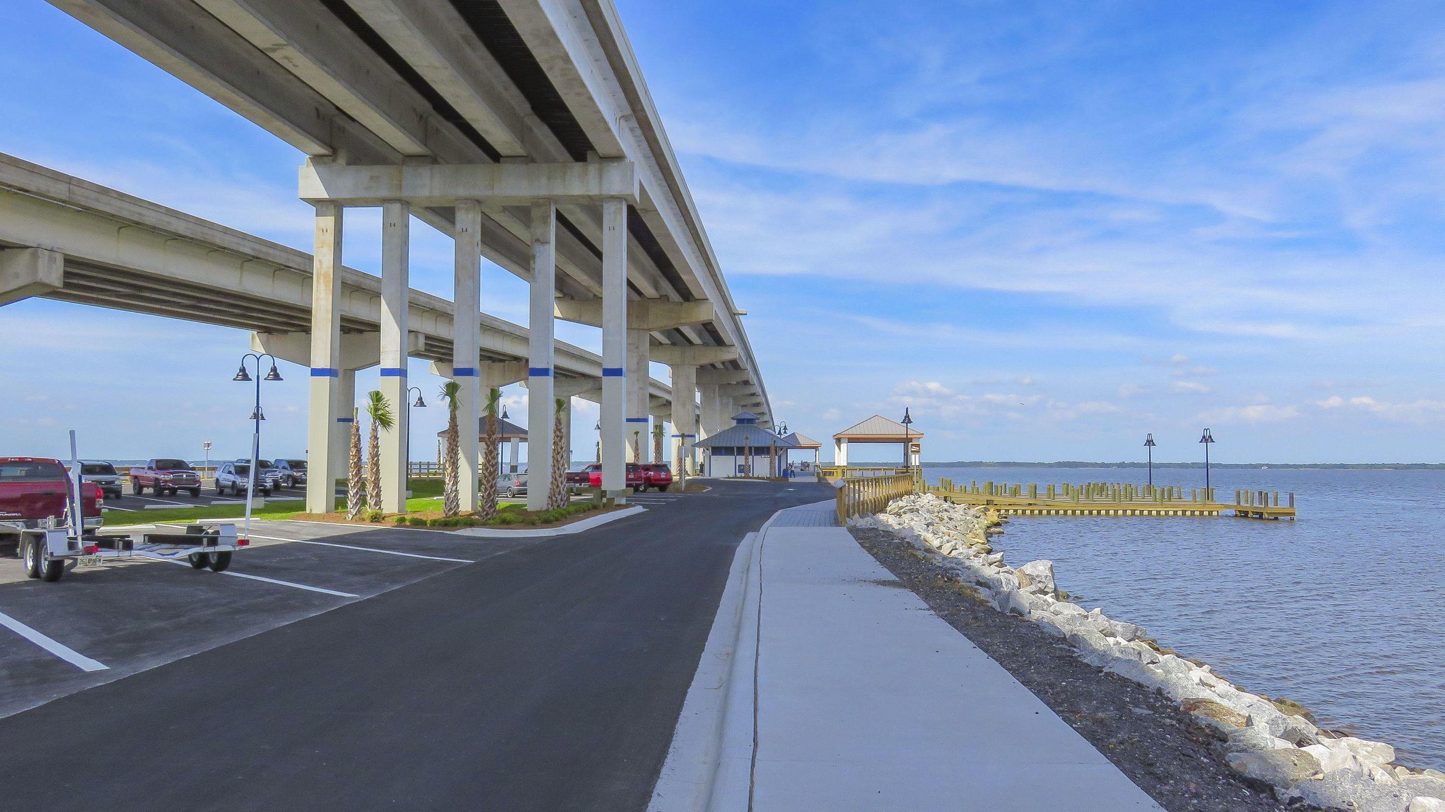 LIGHTHOUSE POINTE - Residential