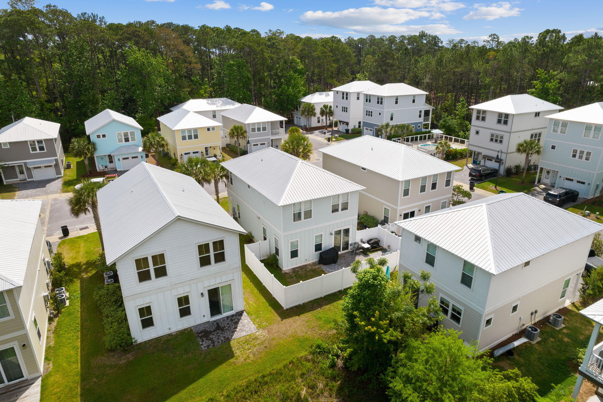 LIGHTHOUSE POINTE - Residential