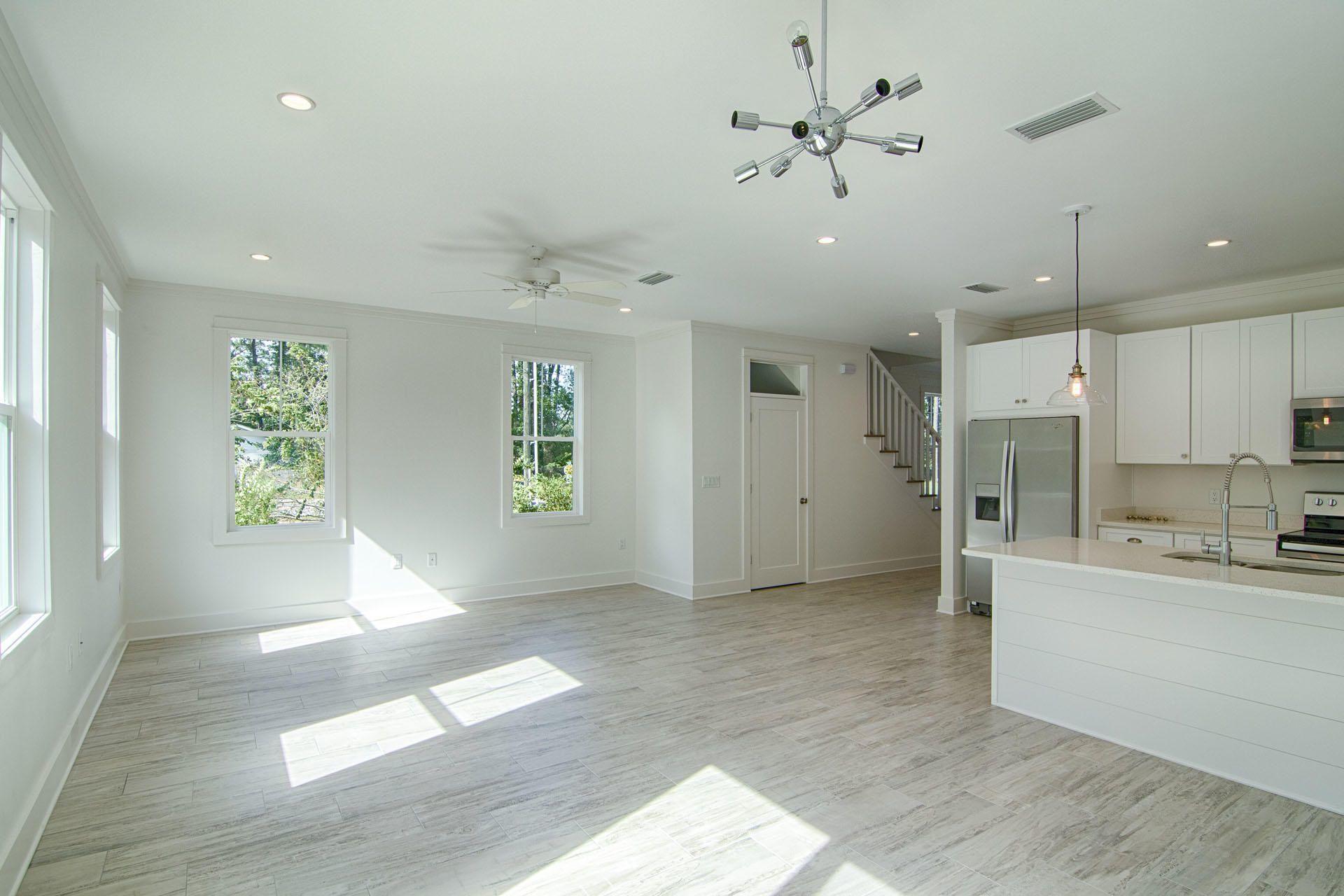 LIGHTHOUSE POINTE - Residential