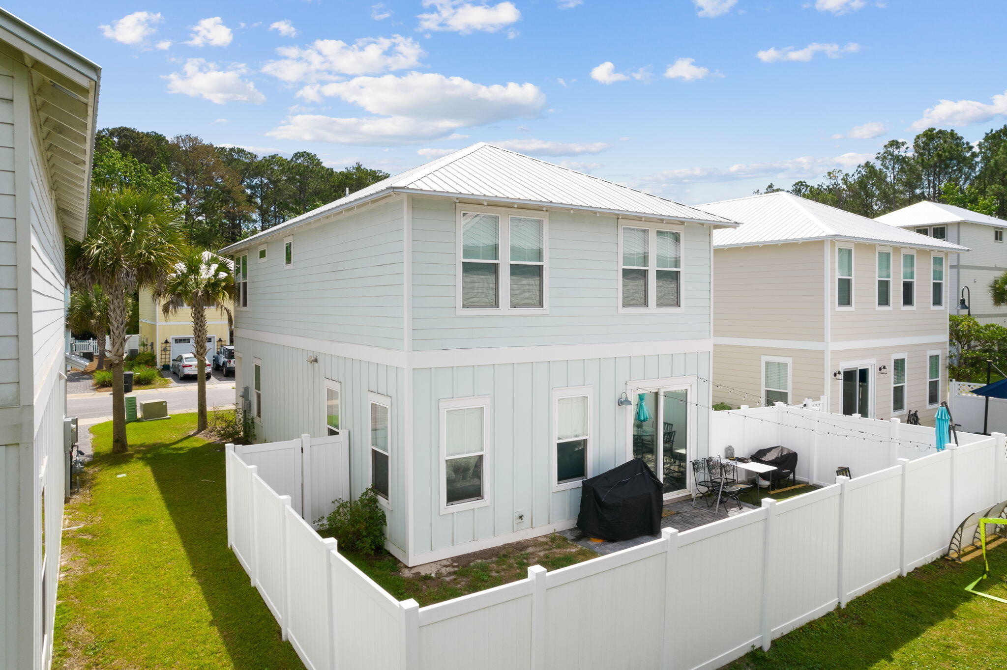 LIGHTHOUSE POINTE - Residential