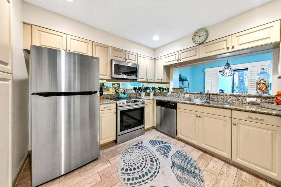 TOPS'L TENNIS VILLAGE - Residential
