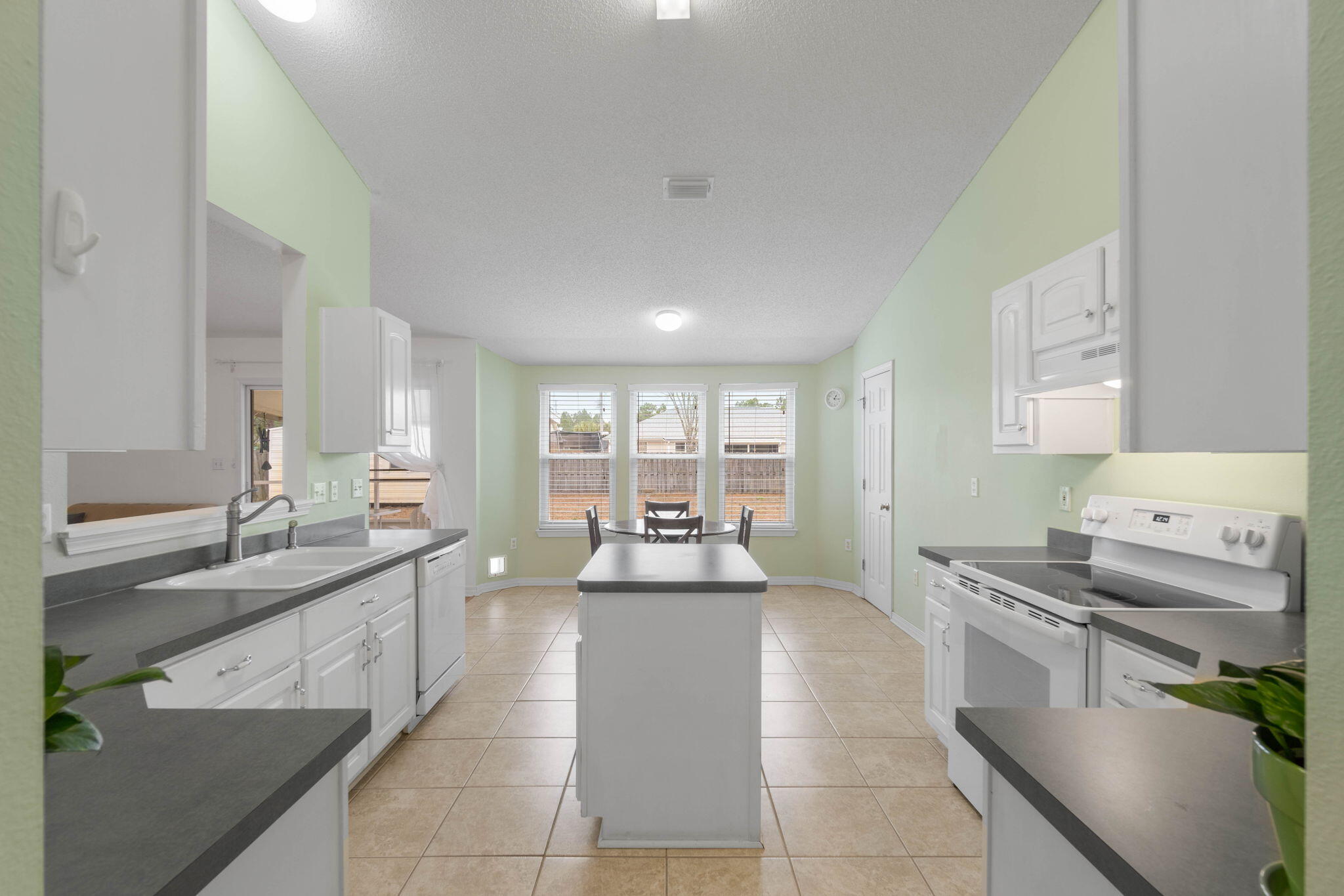 ASHBERRY WOODS - Residential