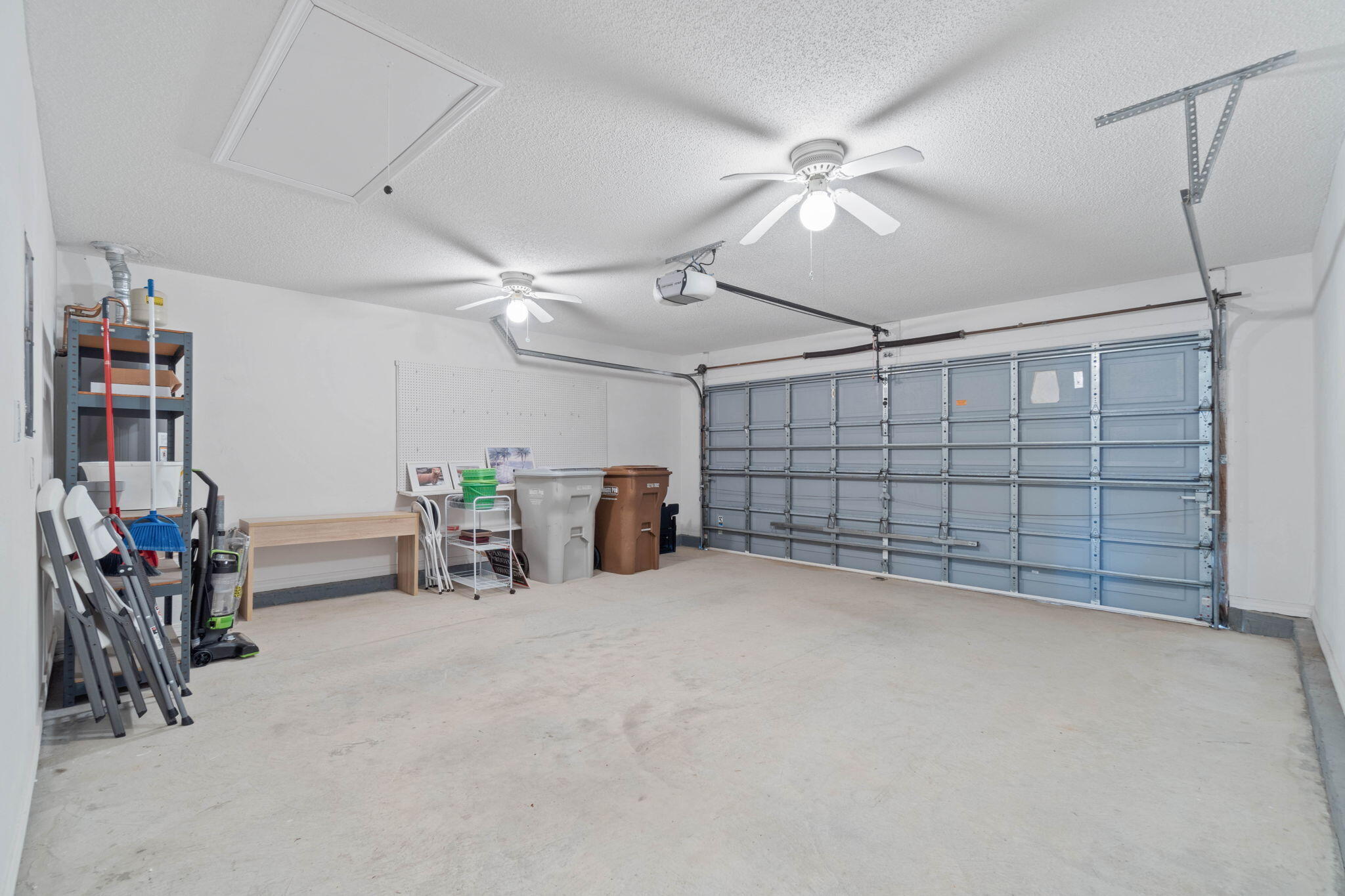 ASHBERRY WOODS - Residential