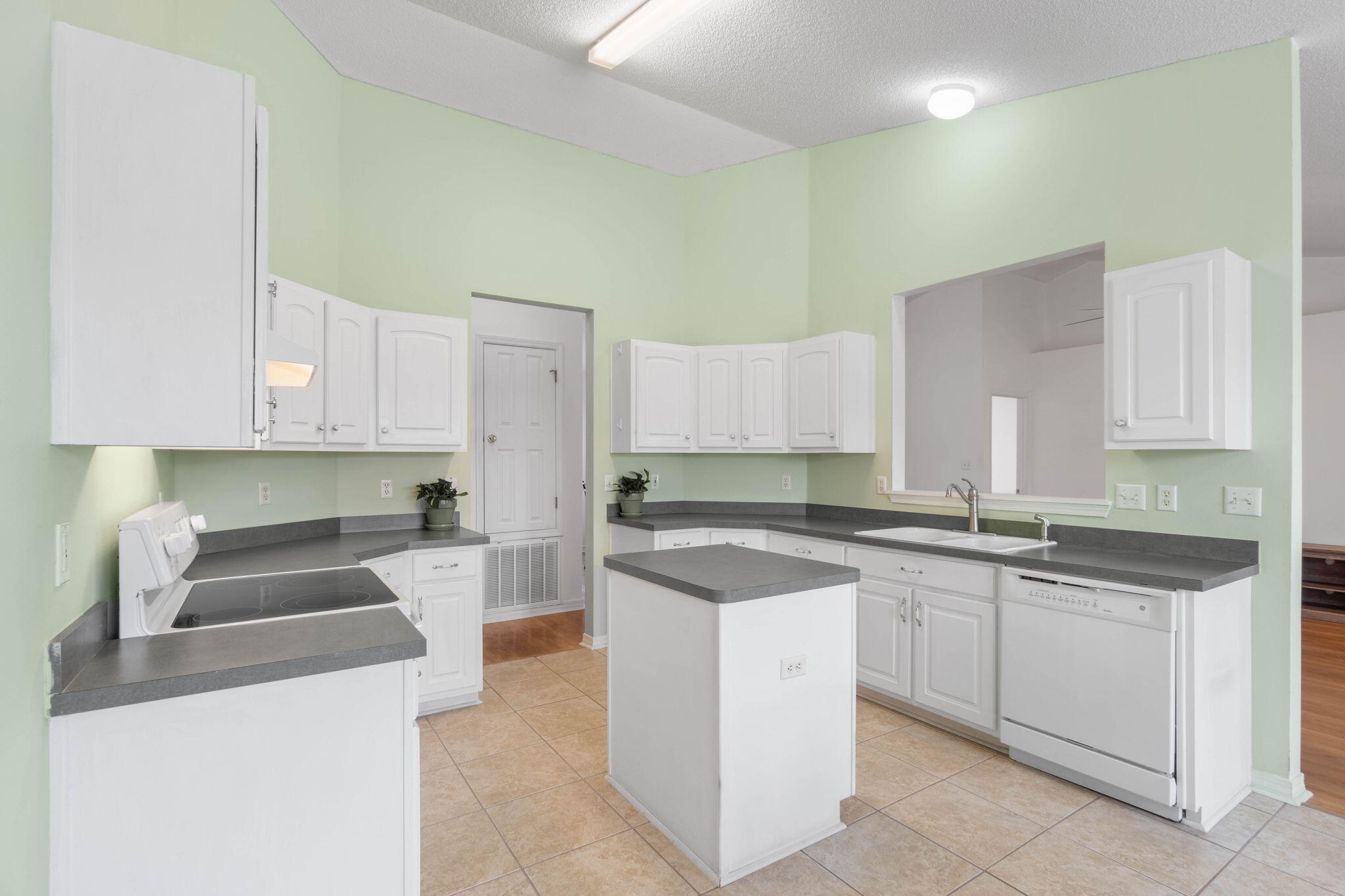 ASHBERRY WOODS - Residential