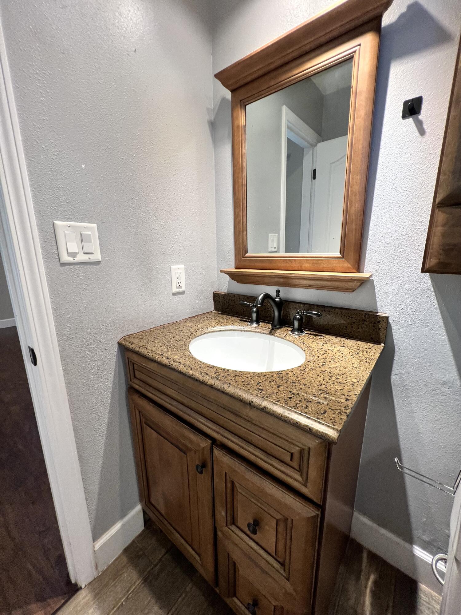 LAKE SHARON ESTATES - Residential Lease