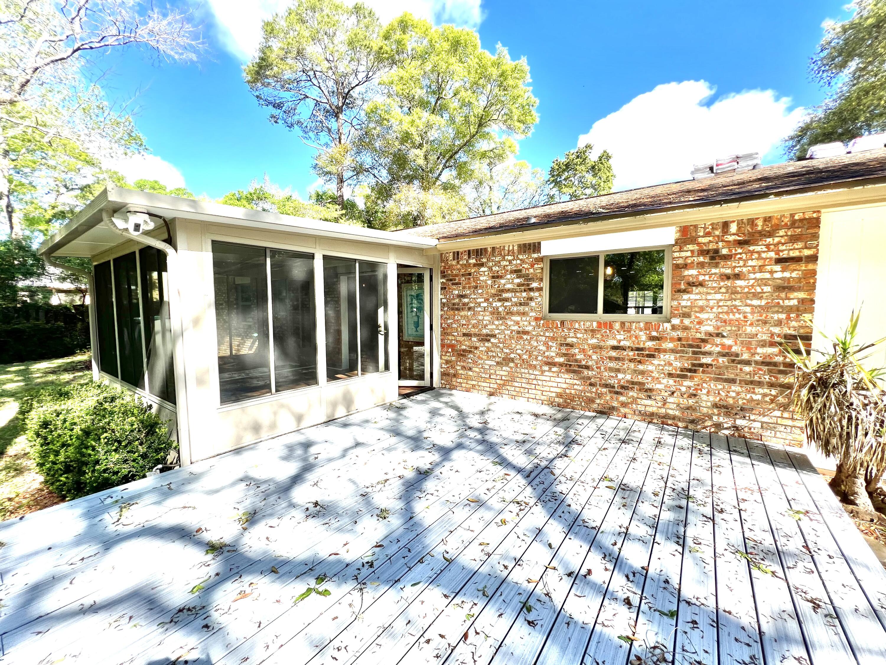 LAKE SHARON ESTATES - Residential Lease