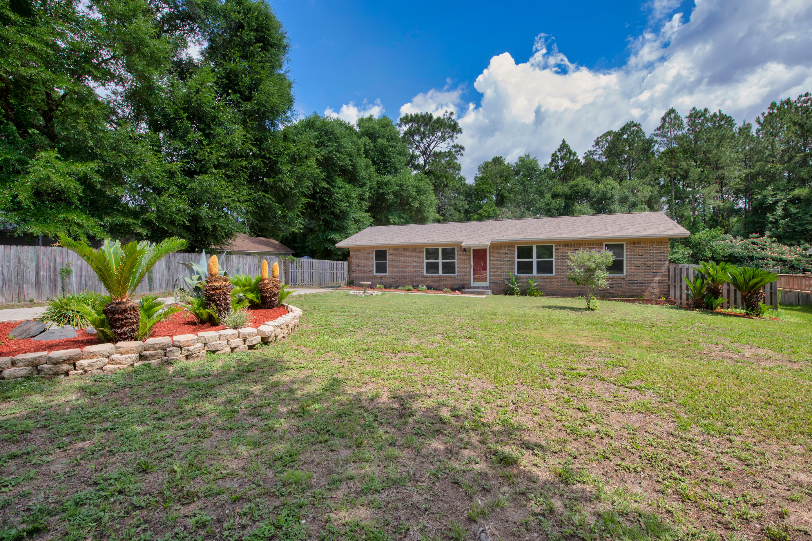 MORRIS ADDN TO CRESTVIEW - Residential