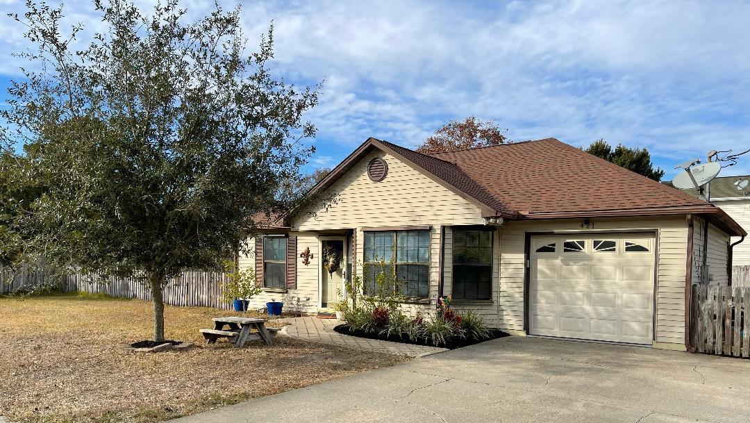 Prime Location!!!! Home is centrally located in the heart of West Destin. Just minutes away from Destin Harbor, local-area favorite restaurants, shopping, and the sugar sand beaches and emerald waters. Galley-style kitchen, separate laundry room closet. Roof replaced in 2006. Spacious backyard with open patio perfect for entertaining.