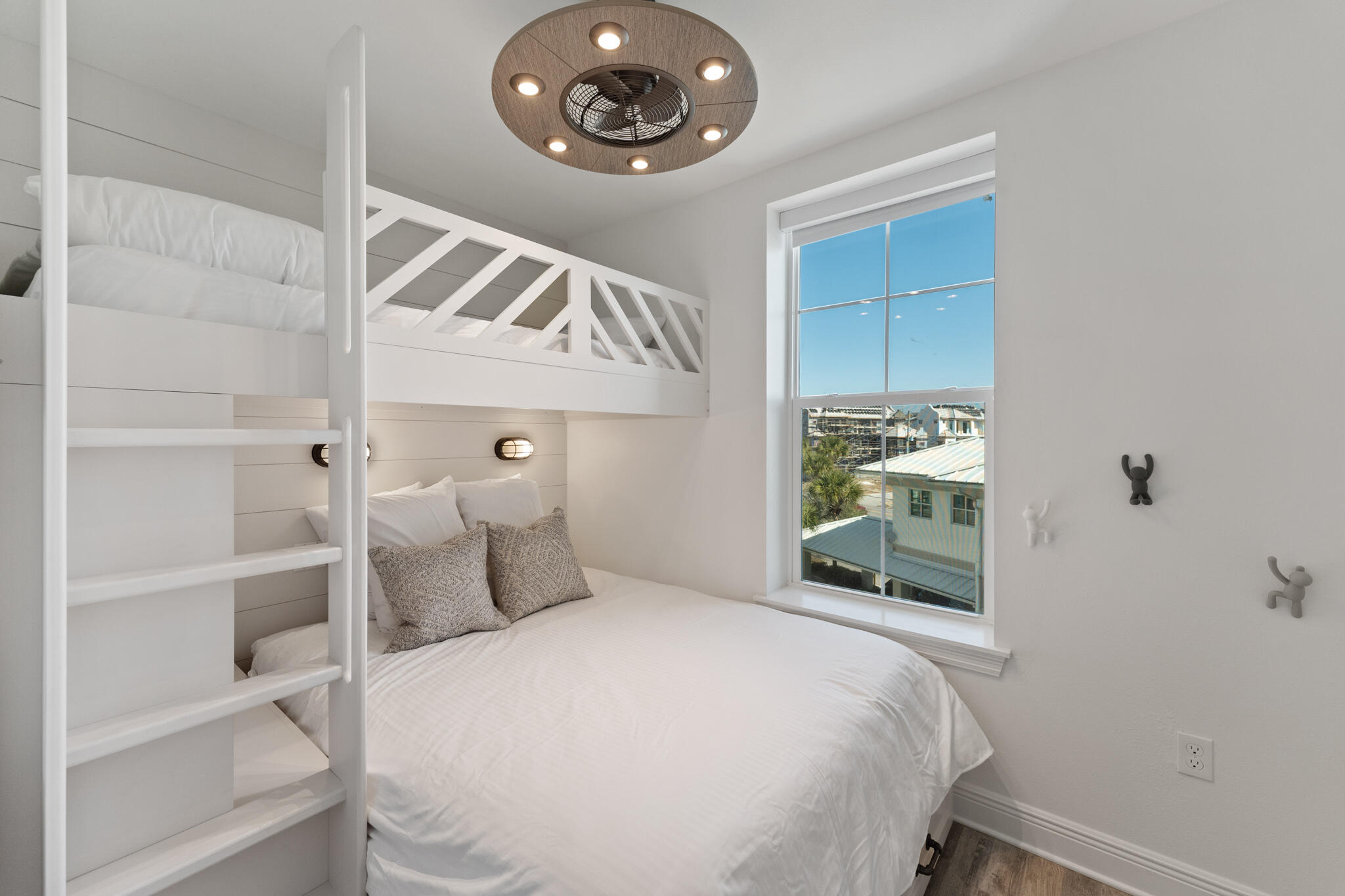 GULF PLACE RESIDENCE - Residential