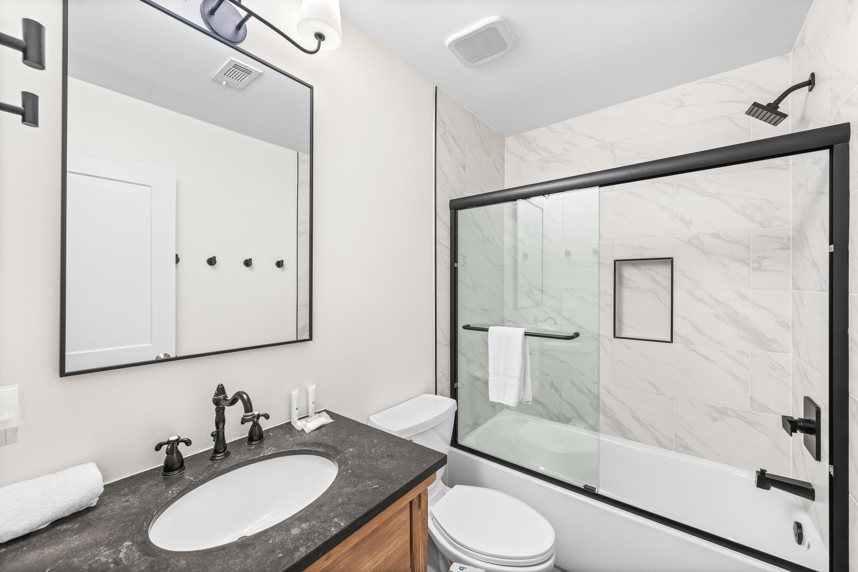 RAMSGATE HARBOUR PH 1 CONDO - Residential